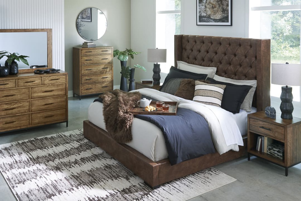 Ashley Steenlage Queen Bed - Brown / w/o Slats