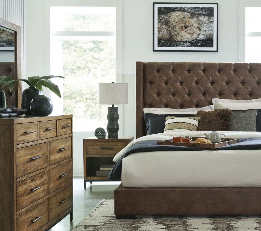 Ashley Steenlage Queen Bed - Brown / w/o Slats